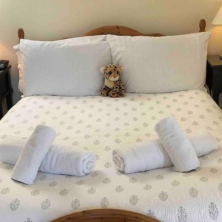 הוילה Kemble Secluded Romantic Cotswolds Barn - Sleeps 2 To 4 - Near Cirencester - Dog Friendly מראה חיצוני תמונה