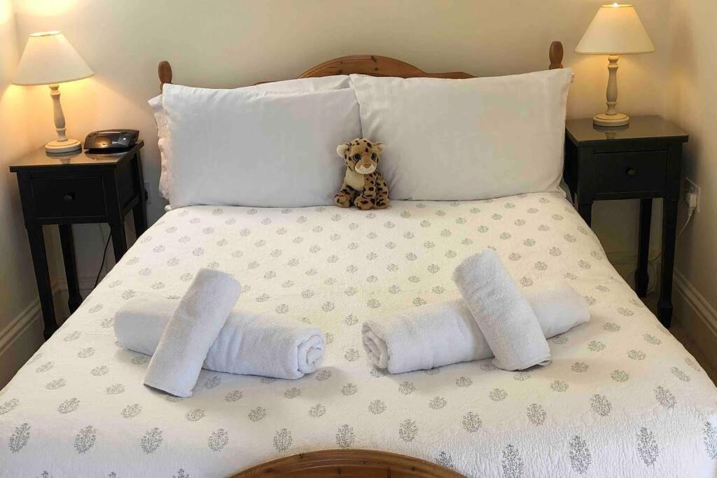 הוילה Kemble Secluded Romantic Cotswolds Barn - Sleeps 2 To 4 - Near Cirencester - Dog Friendly מראה חיצוני תמונה