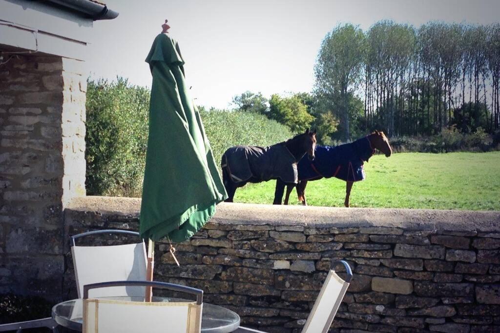 הוילה Kemble Secluded Romantic Cotswolds Barn - Sleeps 2 To 4 - Near Cirencester - Dog Friendly מראה חיצוני תמונה